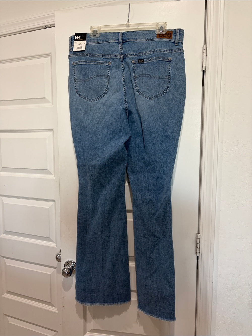 NWT Lee’s Light Blue Women’s Flare Jeans - Picture 2 of 7